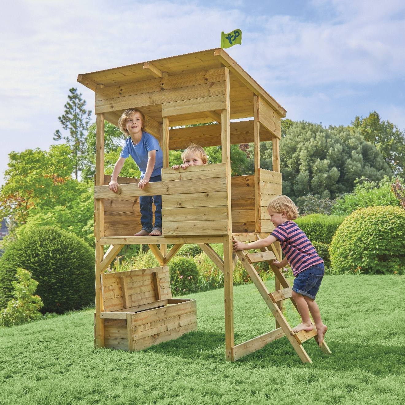 Cabane sur pilotis cimes bois FSC marron