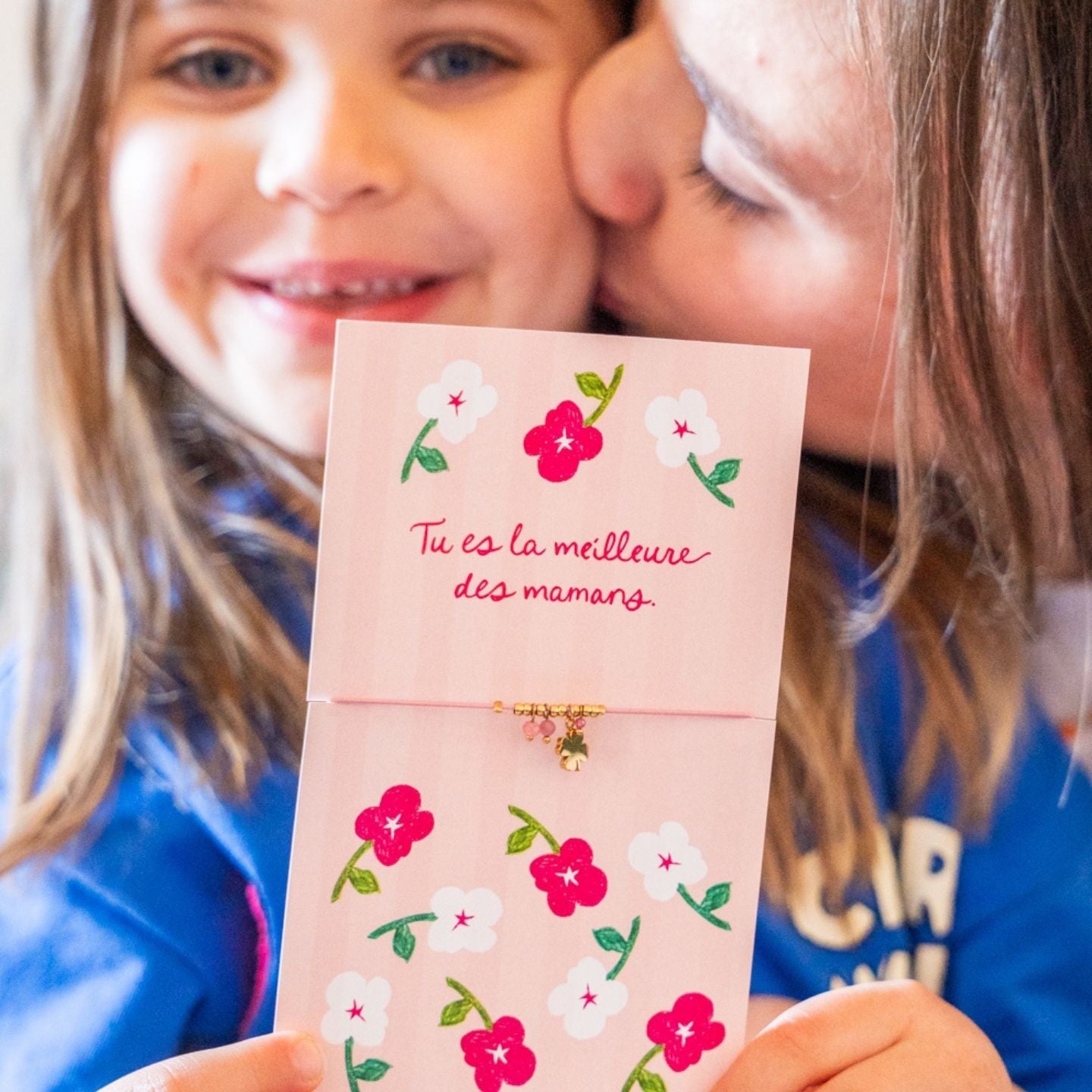 Bracelet trèfle doré avec message tendre pour maman