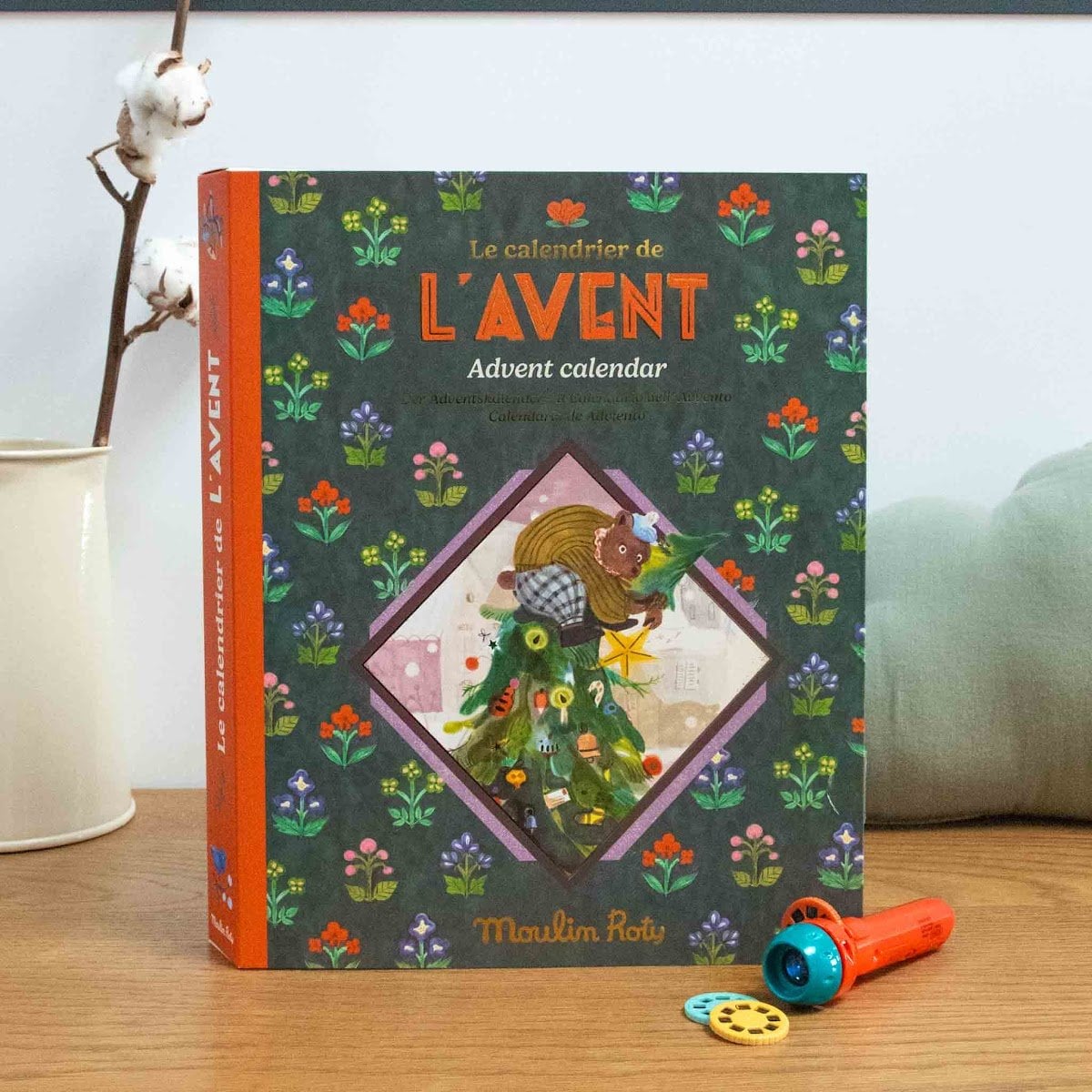 Calendrier de l’Avent Moulin Roty 2026 – Lampe à histoires Les Minouchkas – photo 1