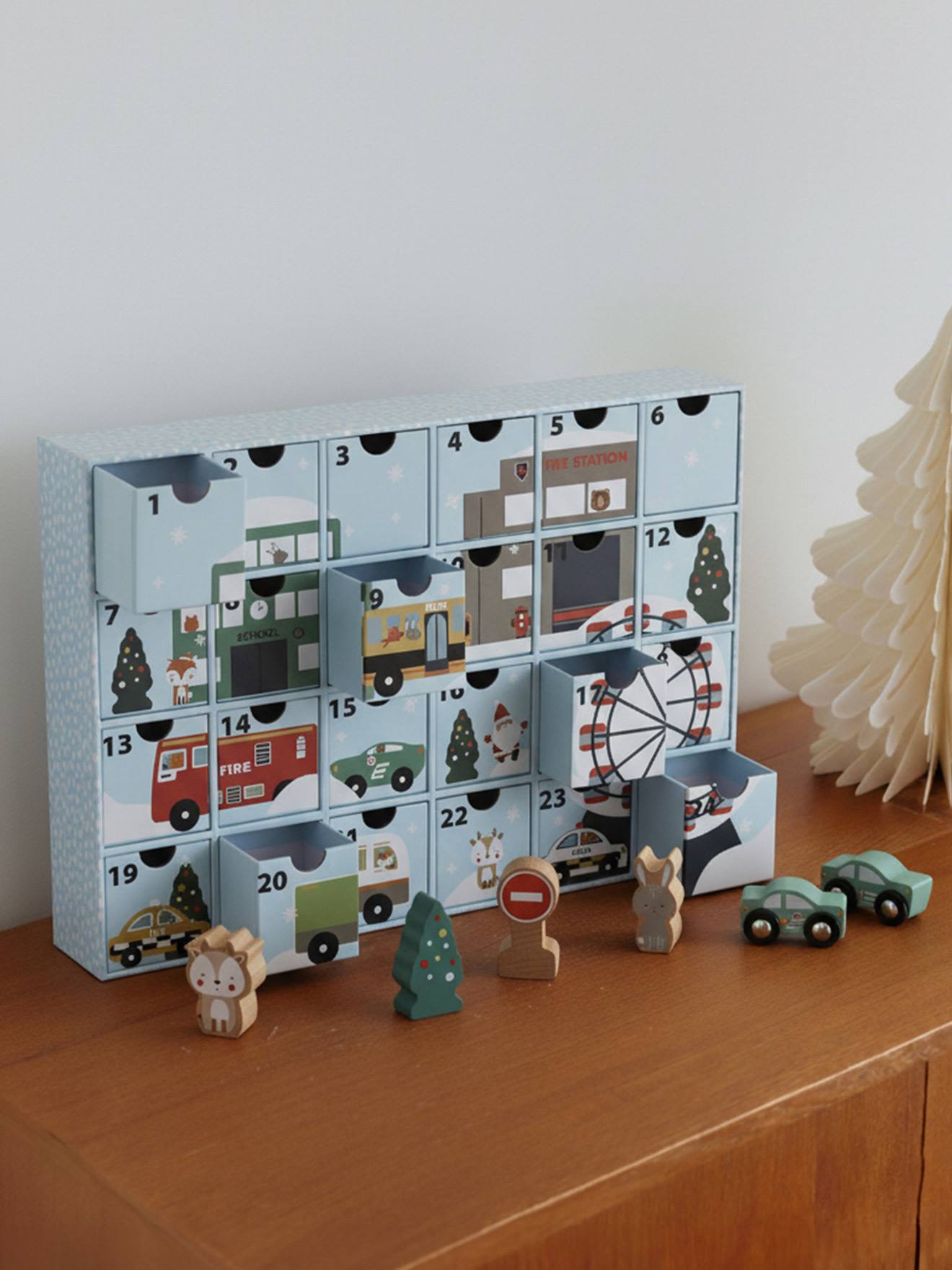 Calendrier de l'avent avec jouets en bois FSC véhicules