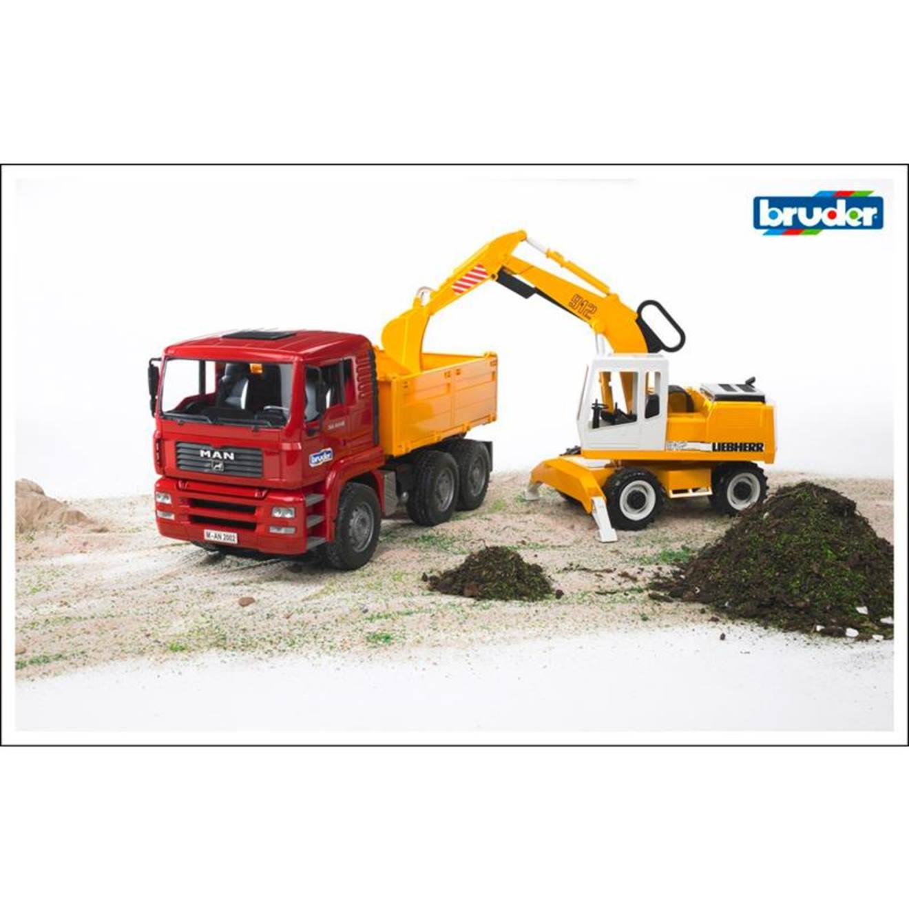 Camion à benne basculante man tga avec pelleteuse liebherr multicolore