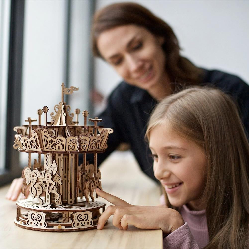 Grand Carrousel en Bois à Monter - Maquette Bois