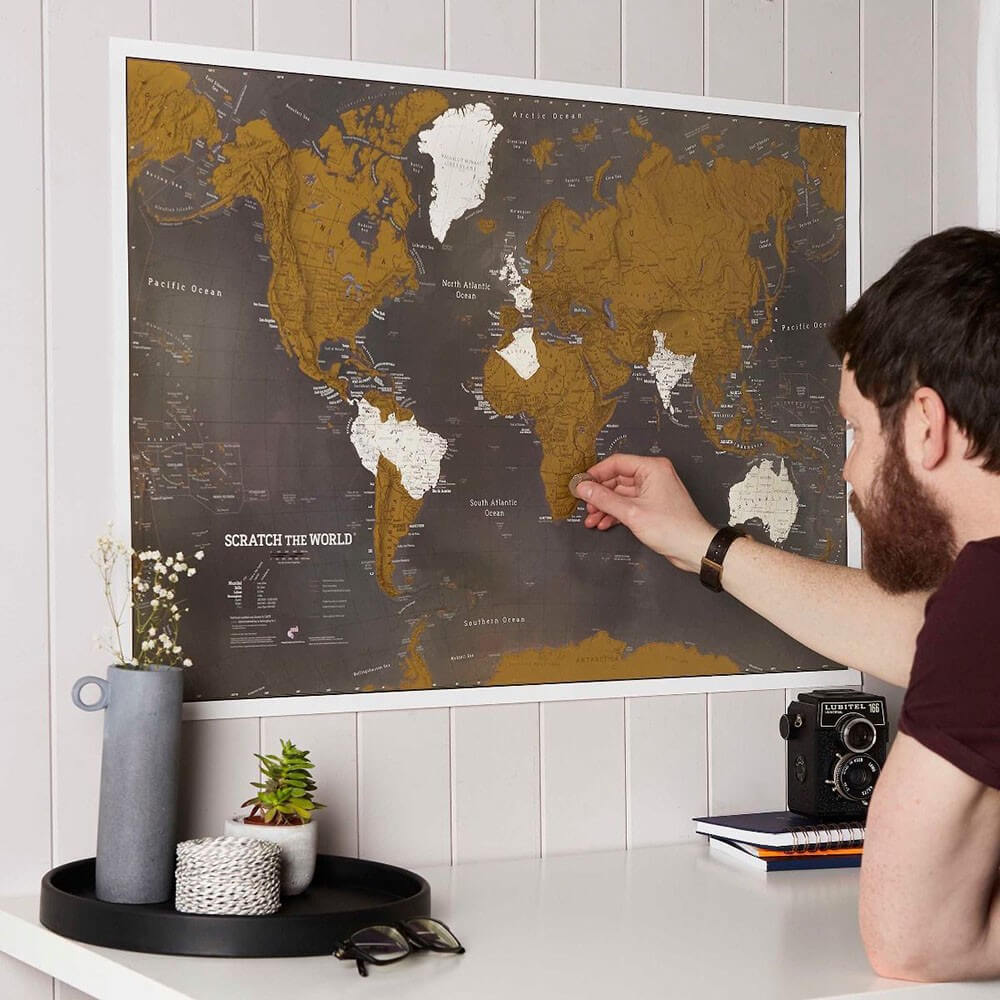 Carte du Monde à Gratter en Français Edition Noire - Carte du Monde CadoMaestro