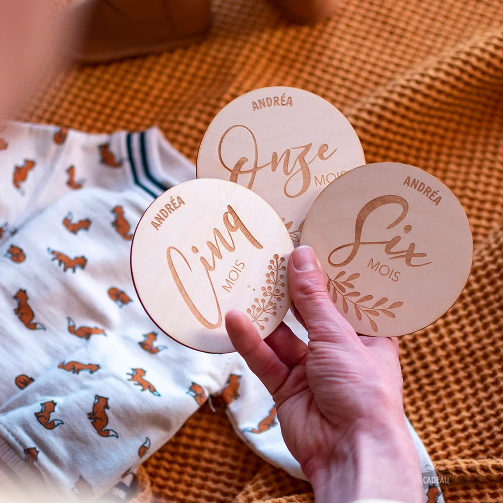 Cartes 12 Mois Bébé en Bois à Personnaliser - Accessoires Bébé Personnalisés