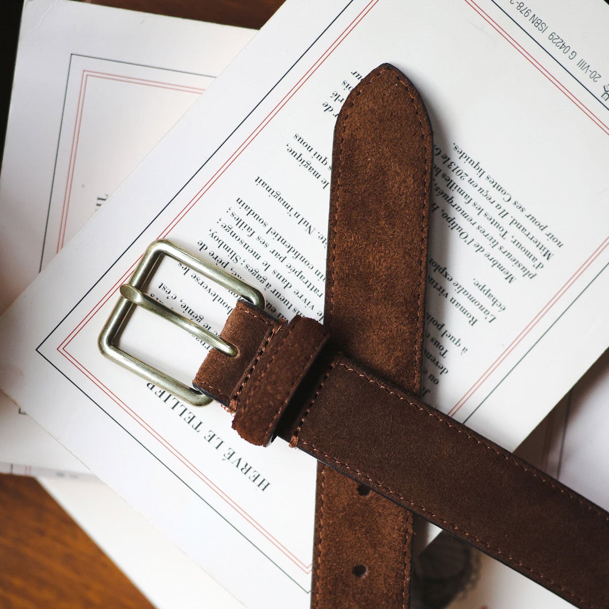 Ceinture en cuir suédé – L’élégance italienne au quotidien