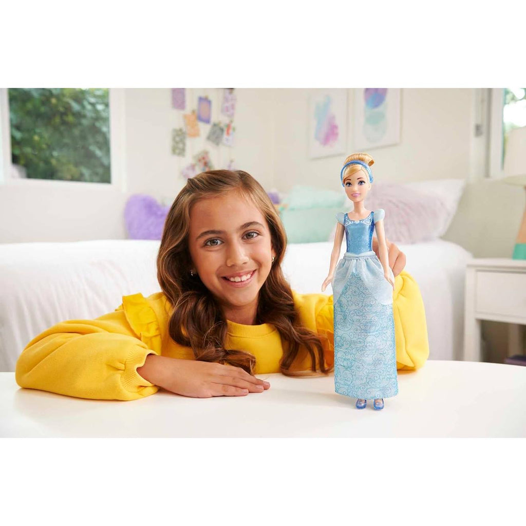 Cendrillon articulée avec tenue scintillante et accessoires bleu