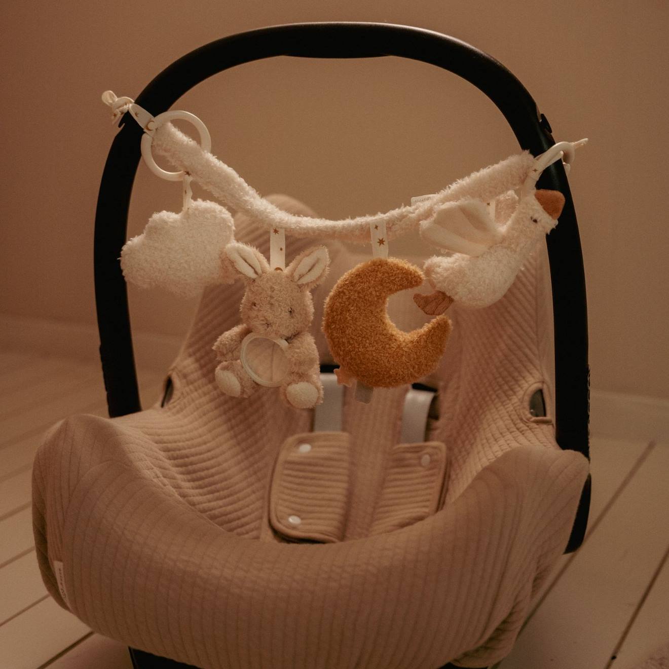 Chaîne d'activités pour poussette newborn multicolore