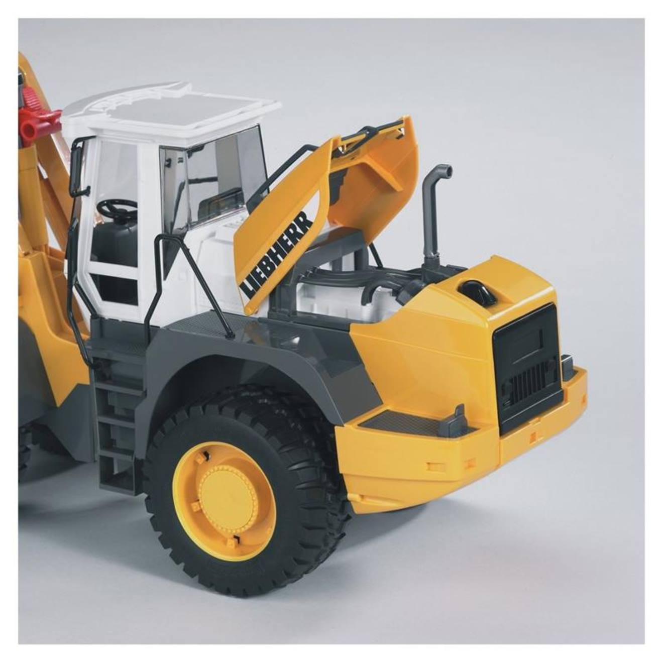 Chargeuse sur pneus liebherr l574 jaune