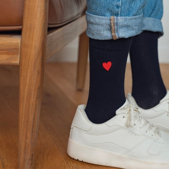 Chaussettes brodées Cœur – Le petit cadeau qui fait toujours fondre