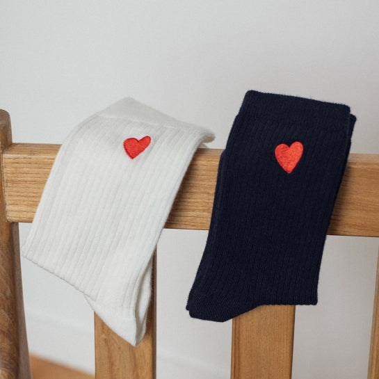 Chaussettes brodées Cœur – Le petit cadeau qui fait toujours fondre