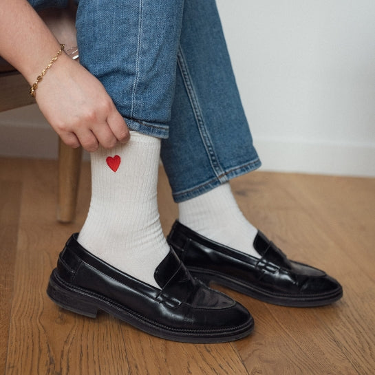 Chaussettes brodées Cœur – Le petit cadeau qui fait toujours fondre