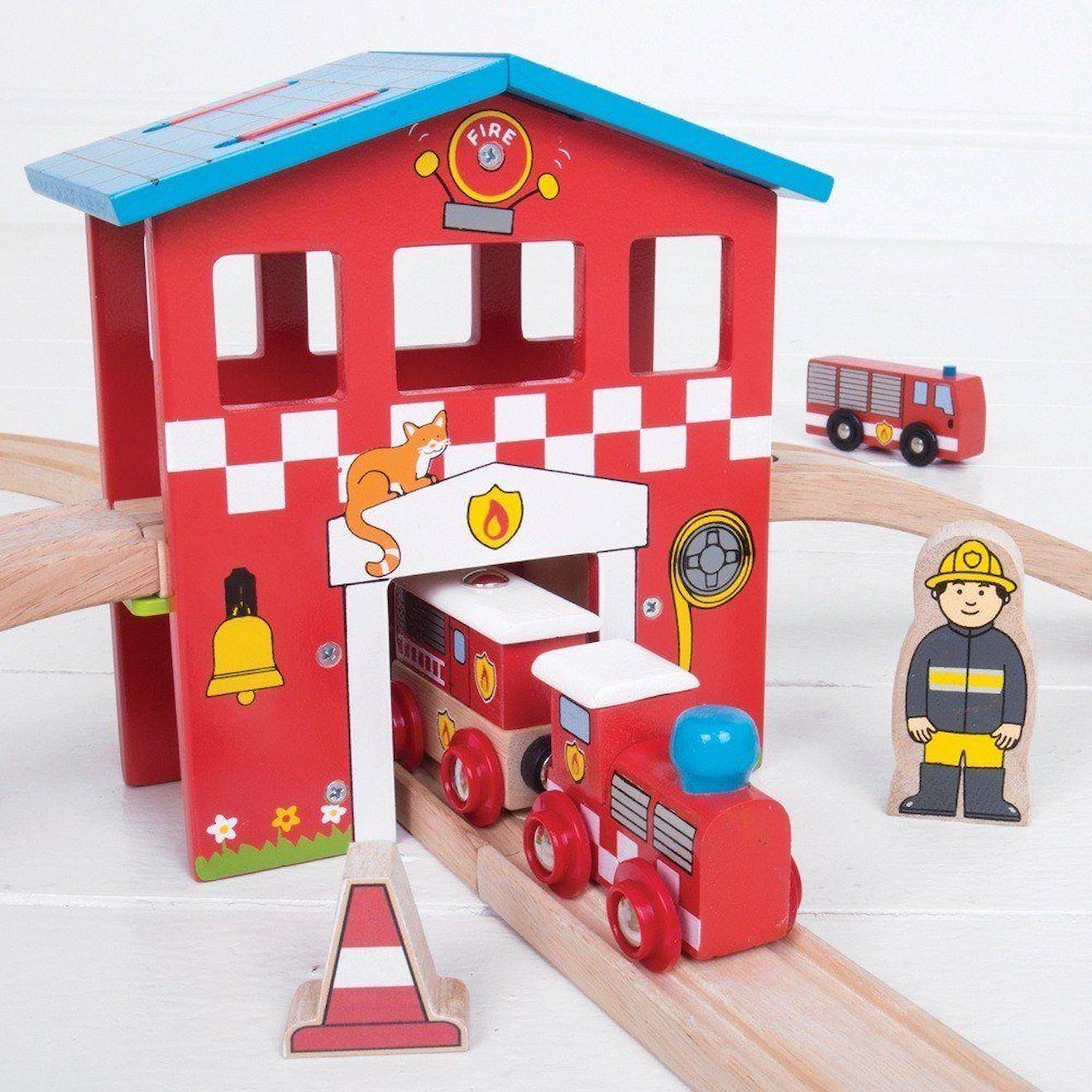 Circuit de train caserne de pompiers rouge