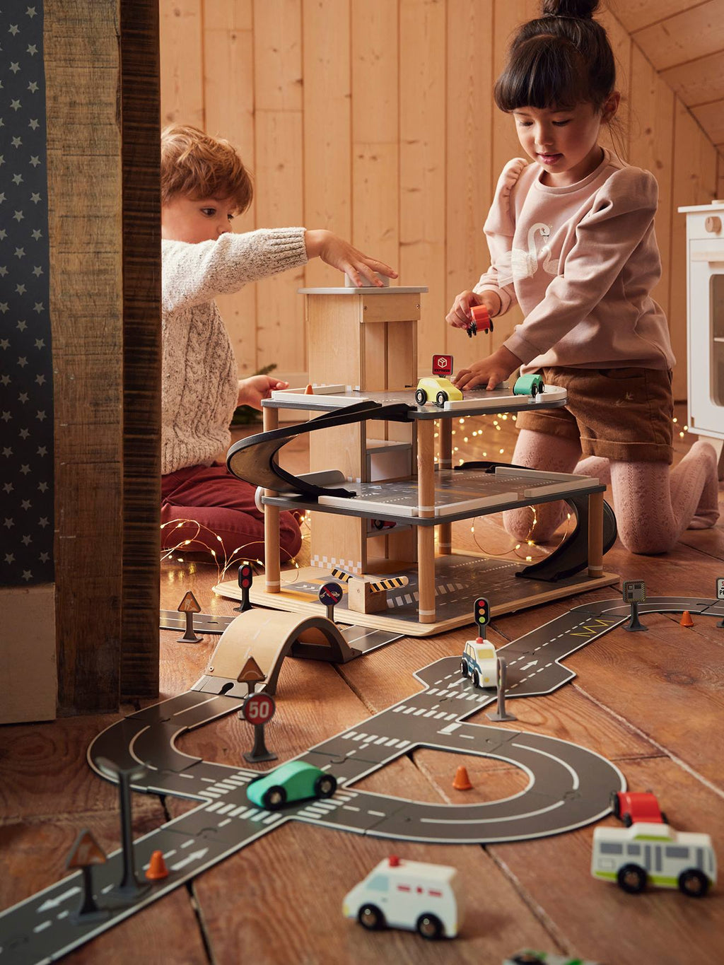 Circuit de voitures en bois FSC multicolore