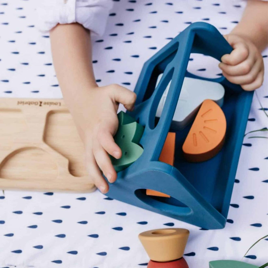 Clémence la boite à formes multicolore