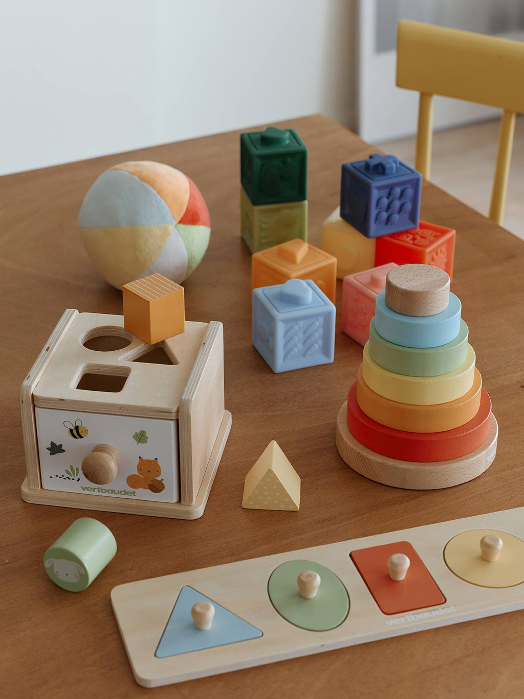 Coffret 5 jouets d'éveil – essentiels dès 12 mois multicolore