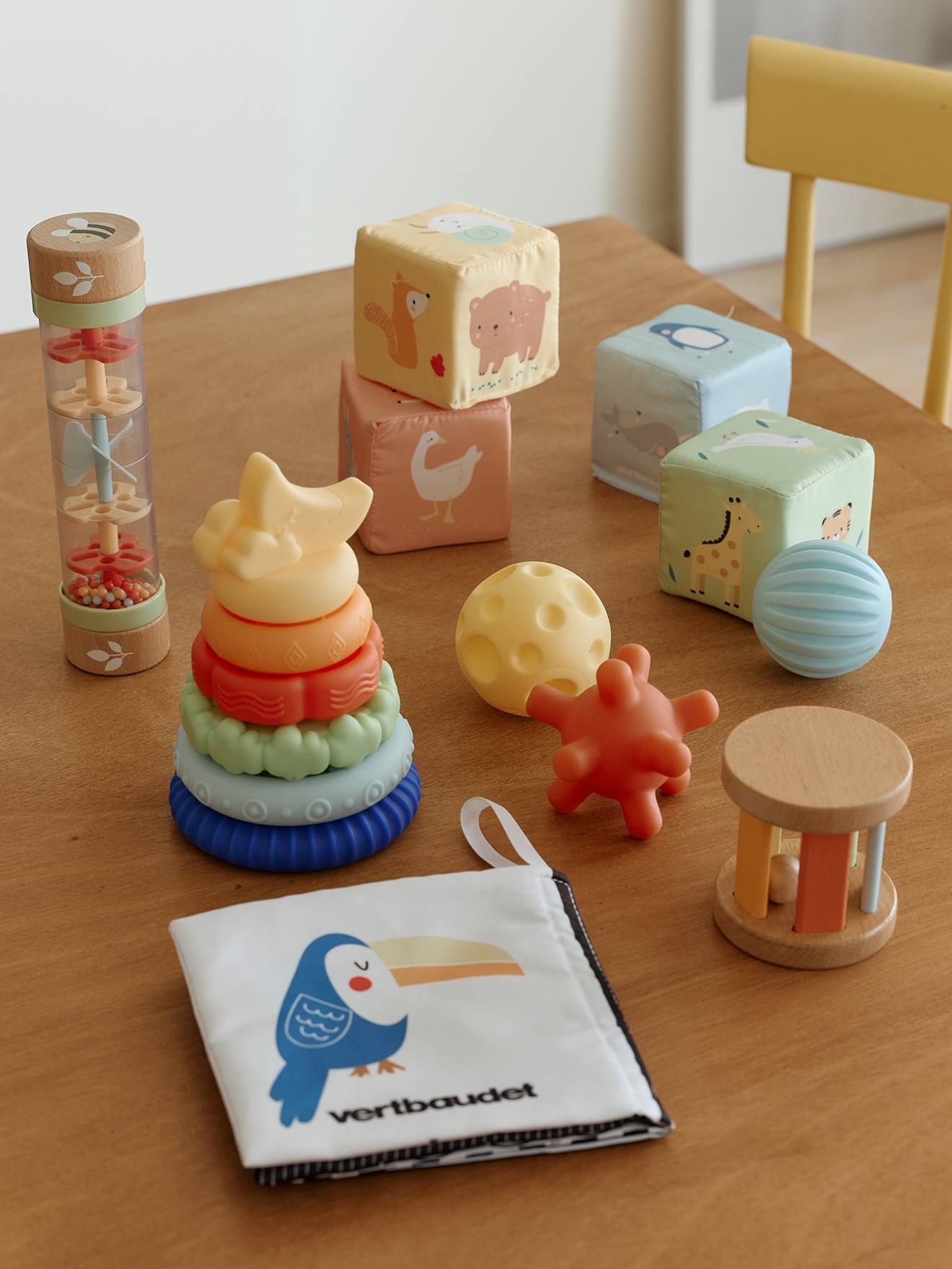 Coffret 6 jouets d'éveil – essentiels dès la naissance multicolore