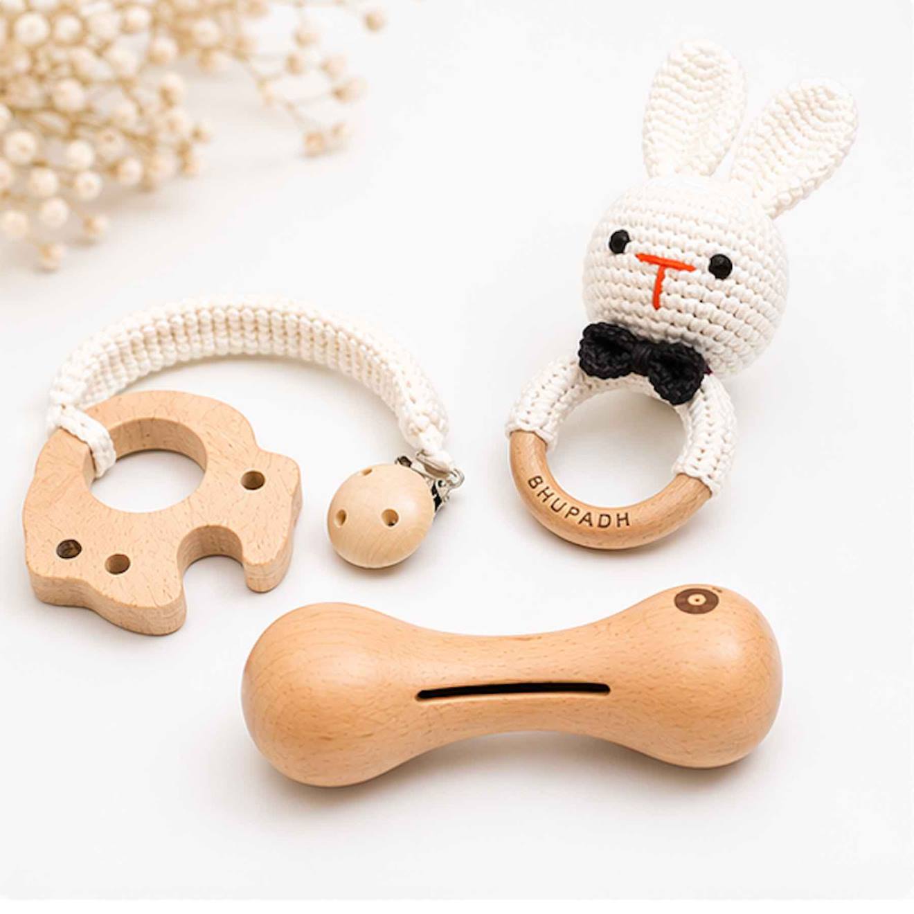 Coffret de 3 hochets en coton et bois naturel lapin