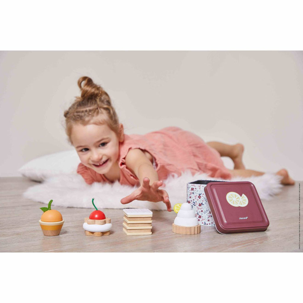 Coffret de pâtisseries multicolore