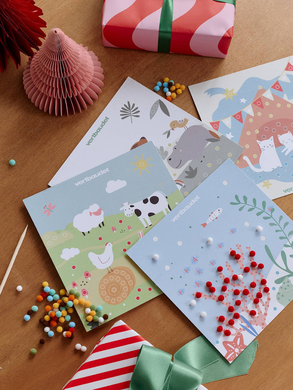 Coffret de tableaux à pompons multicolore