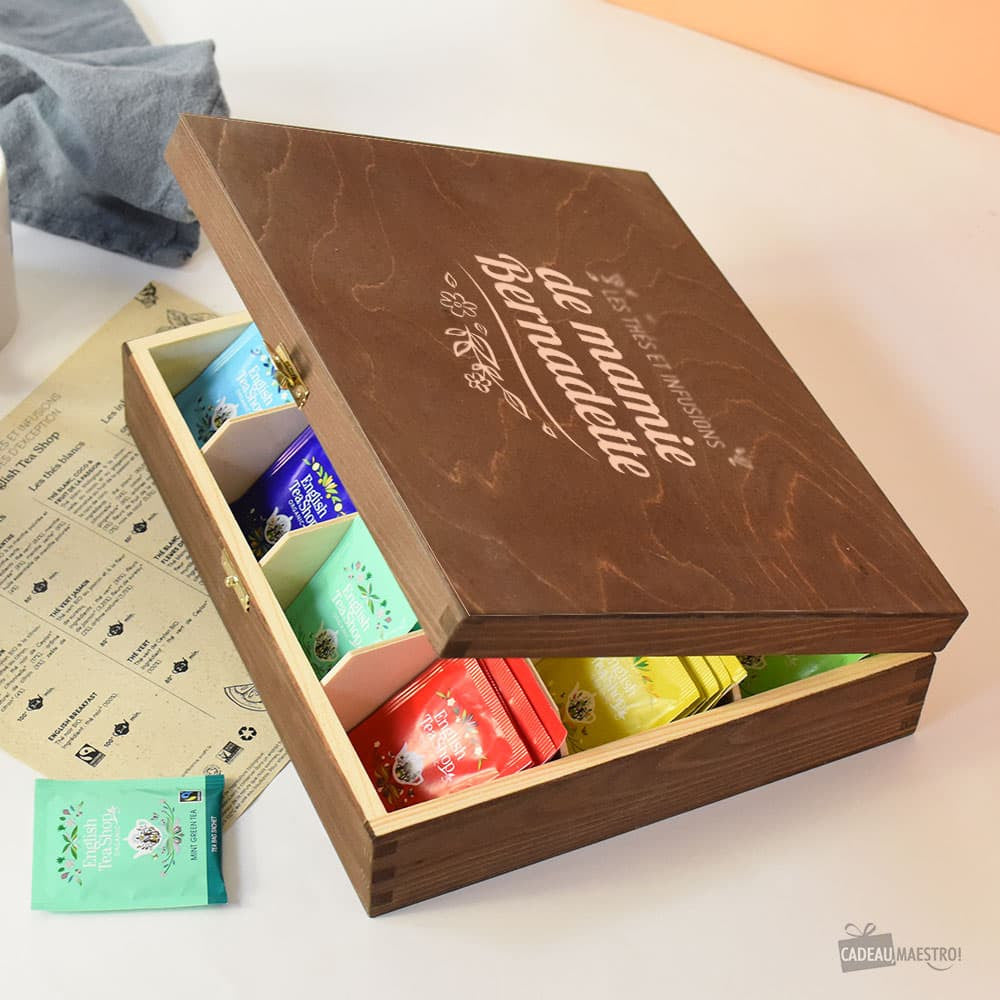 Coffret en Bois Thés et Infusions Bio Mamie à Personnaliser 60 Sachets de Thés et Infusions Bio - Boîte à Thé Personnalisée