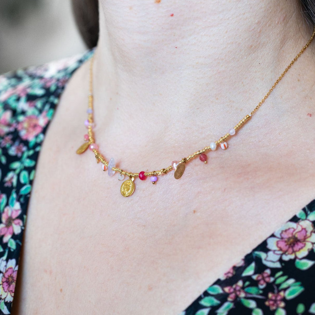 Collier bohème Lila Les Cléias avec breloques dorées et perles colorées