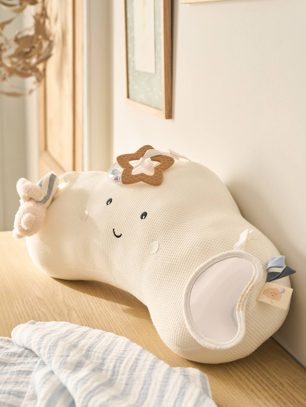 Coussin bébé d'activités nuage blanc