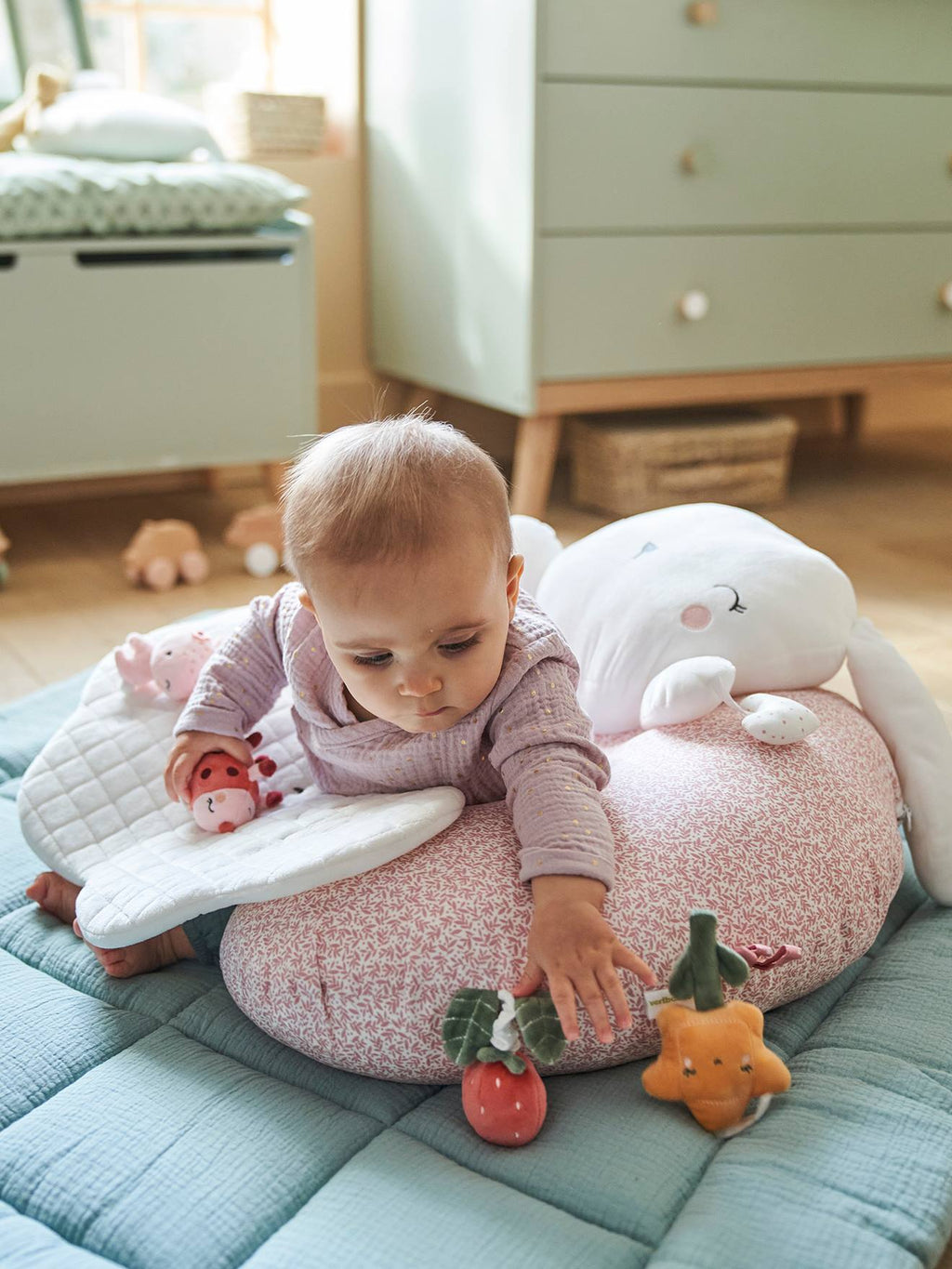 Coussin bébé des découvertes pays rose