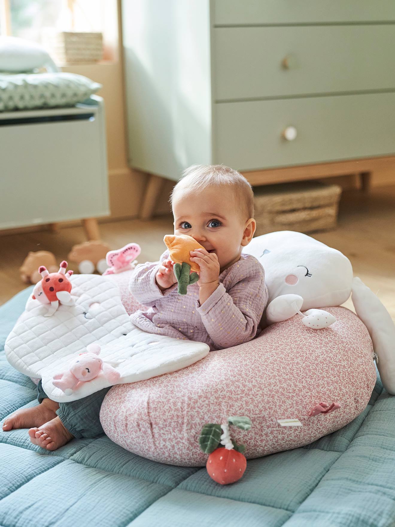 Coussin bébé des découvertes pays rose