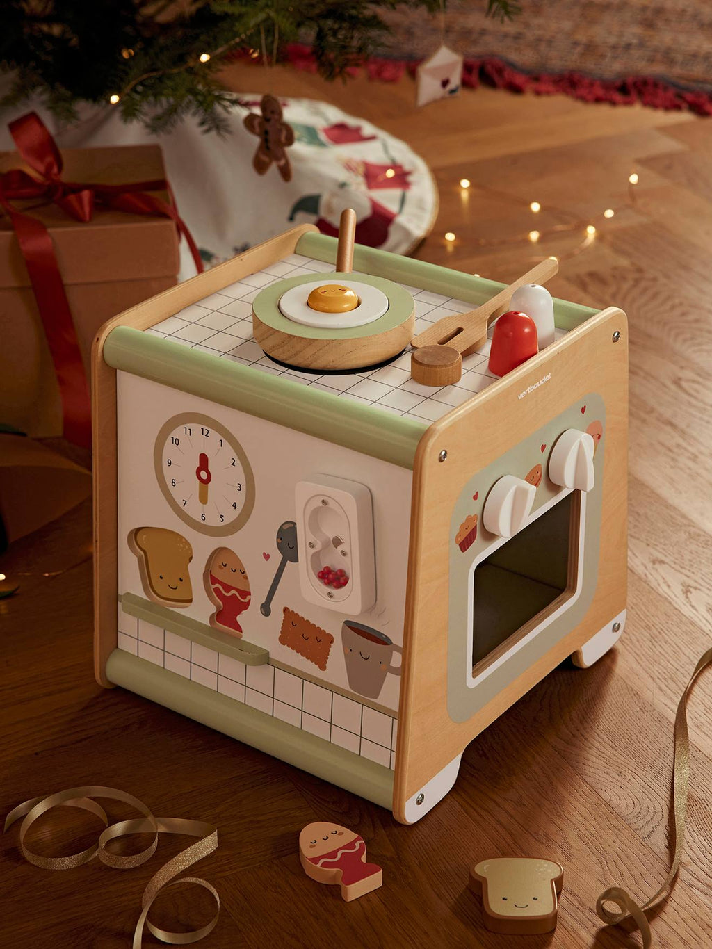 Cube d'activités cuisine en bois FSC beige