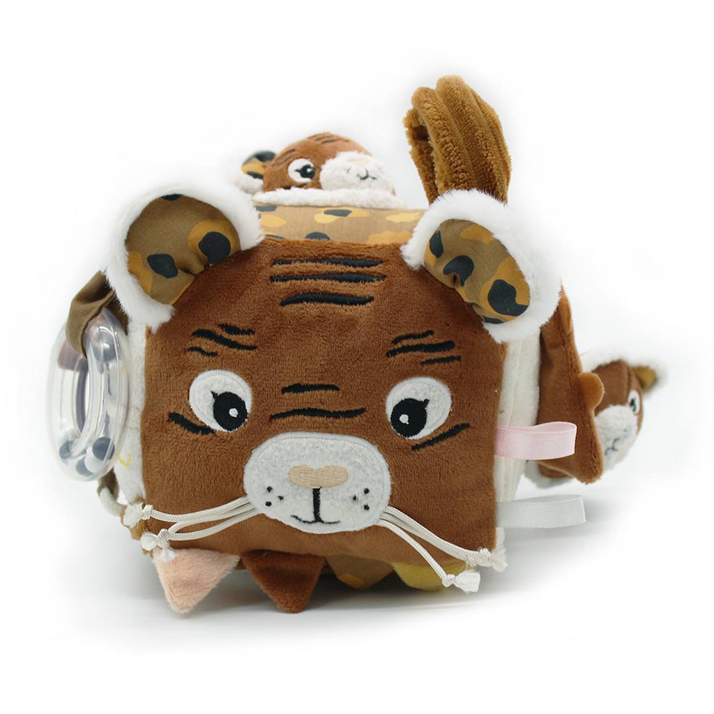 Cube d'activités en tissu marron