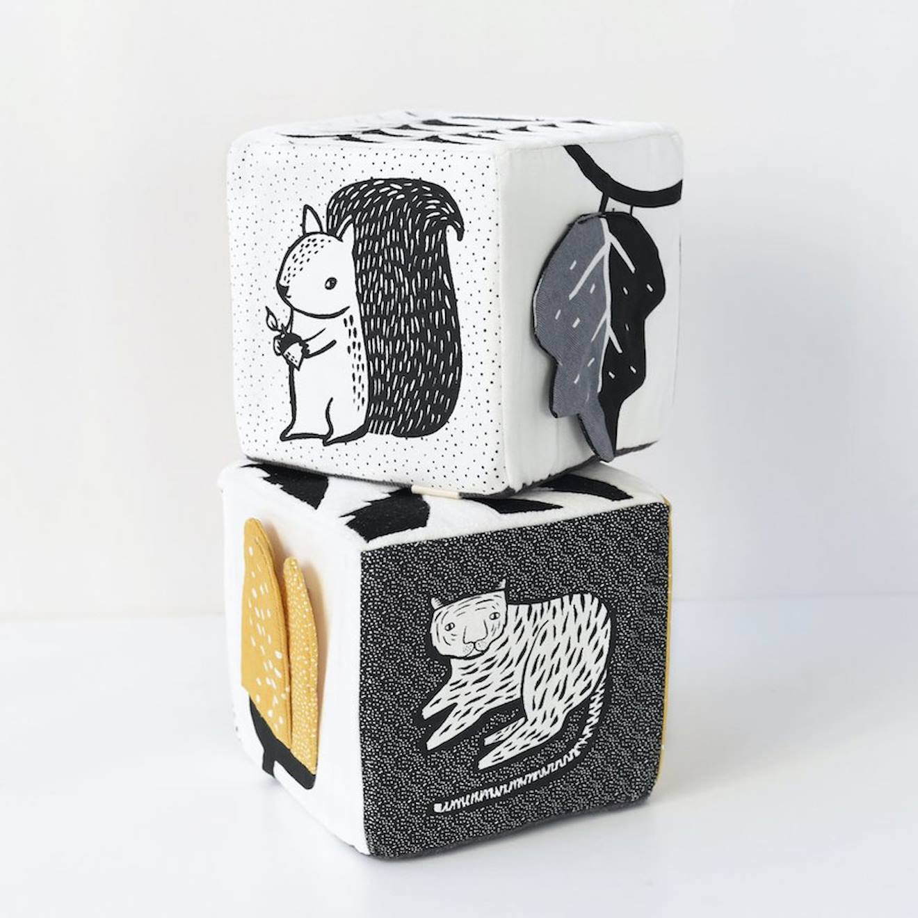Cube sensoriel jungle multi-coloured