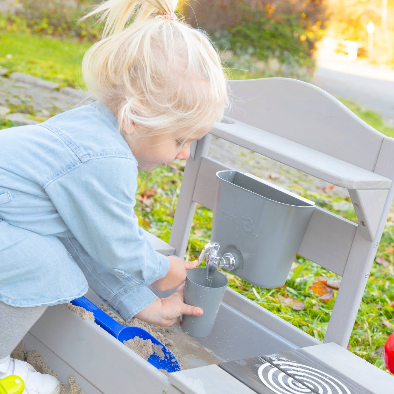 Cuisine d'extérieur en bois FSC pour enfants avec accessoires gris