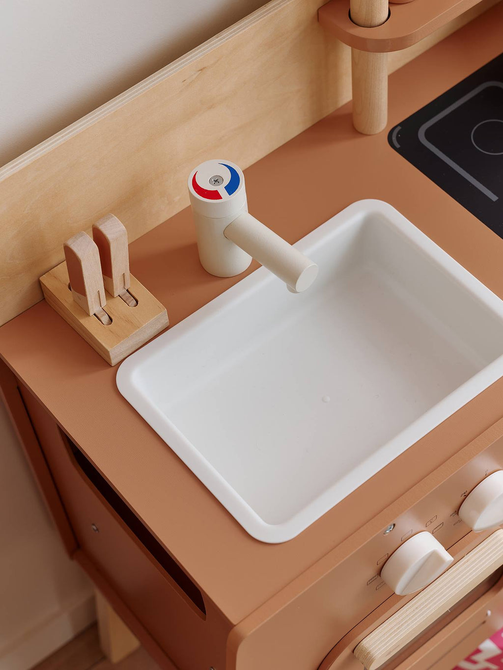 Cuisine en bois FSC design caramel