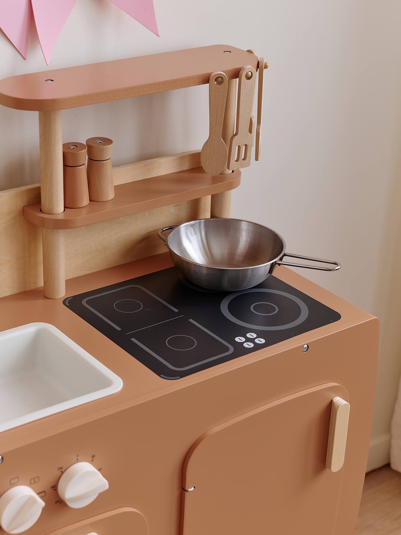 Cuisine en bois FSC design caramel