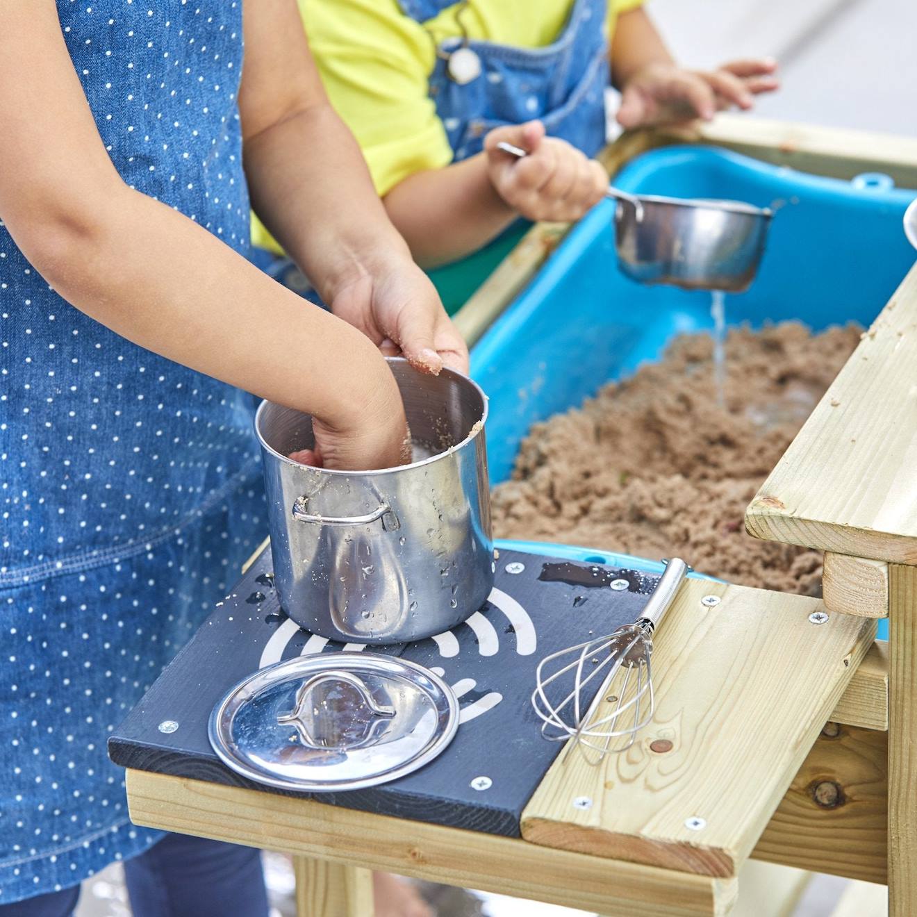 Cuisine extérieure premier âge early fun bois FSC marron - bleu - noir