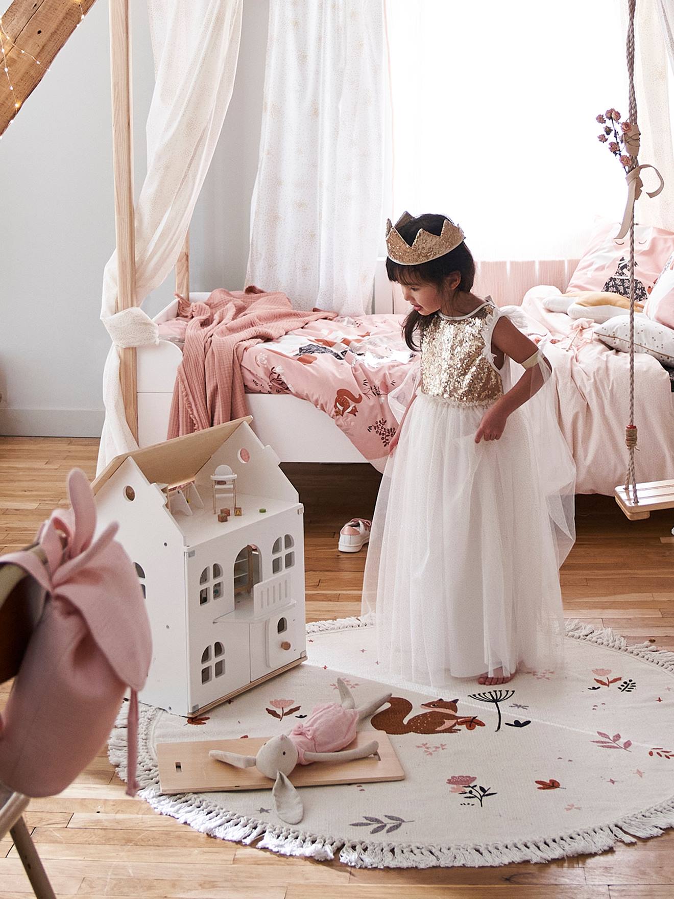 Déguisement de princesse avec voile et couronne doré
