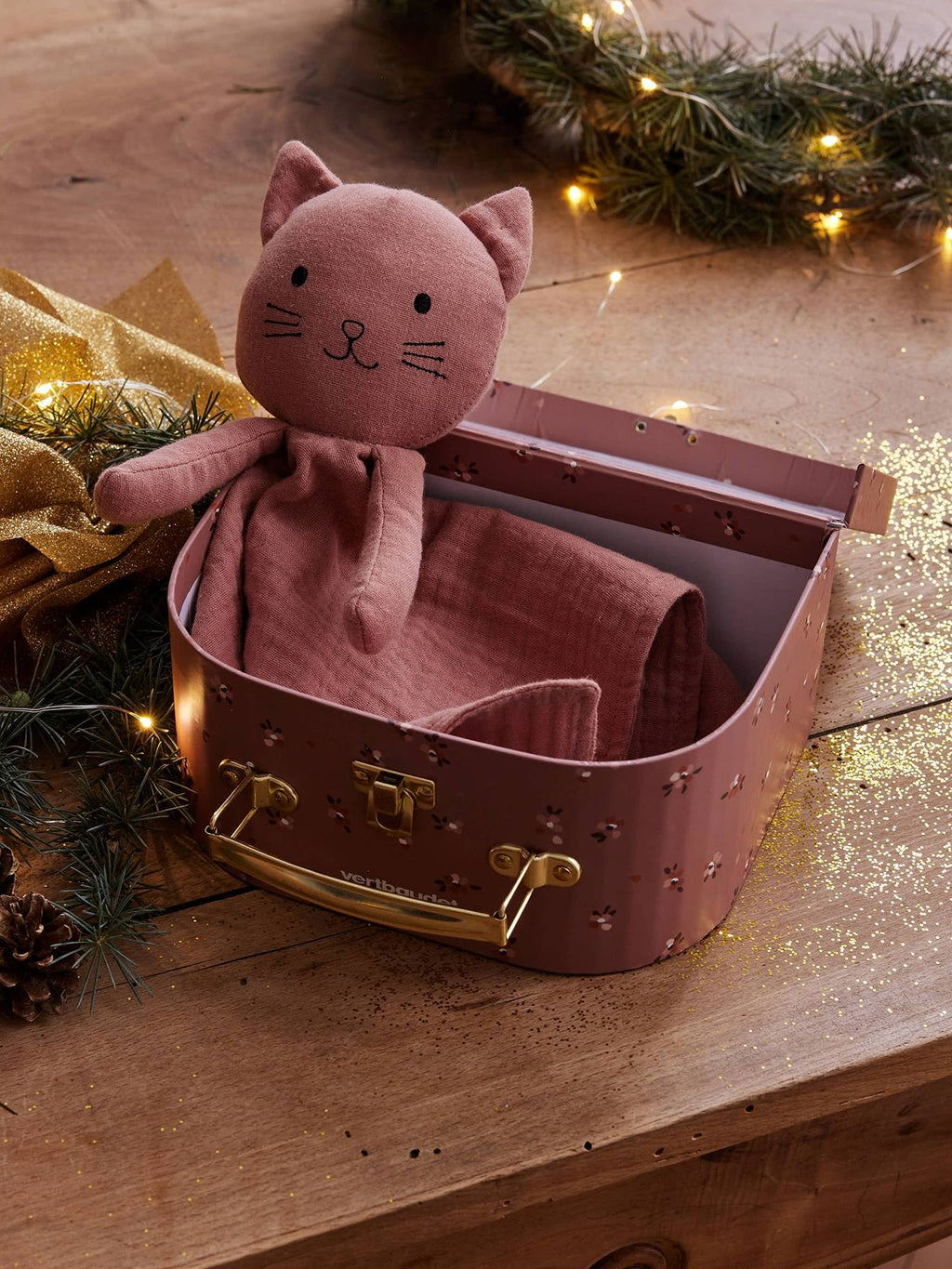 Doudou en gaze de coton personnalisable et sa valisette rose