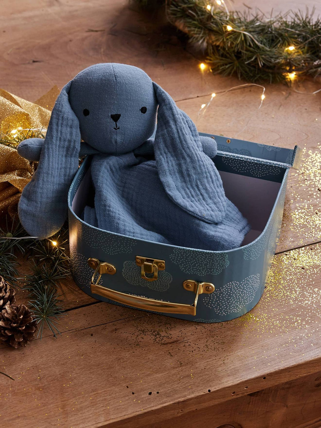 Doudou en gaze de coton personnalisable et sa valisette bleu