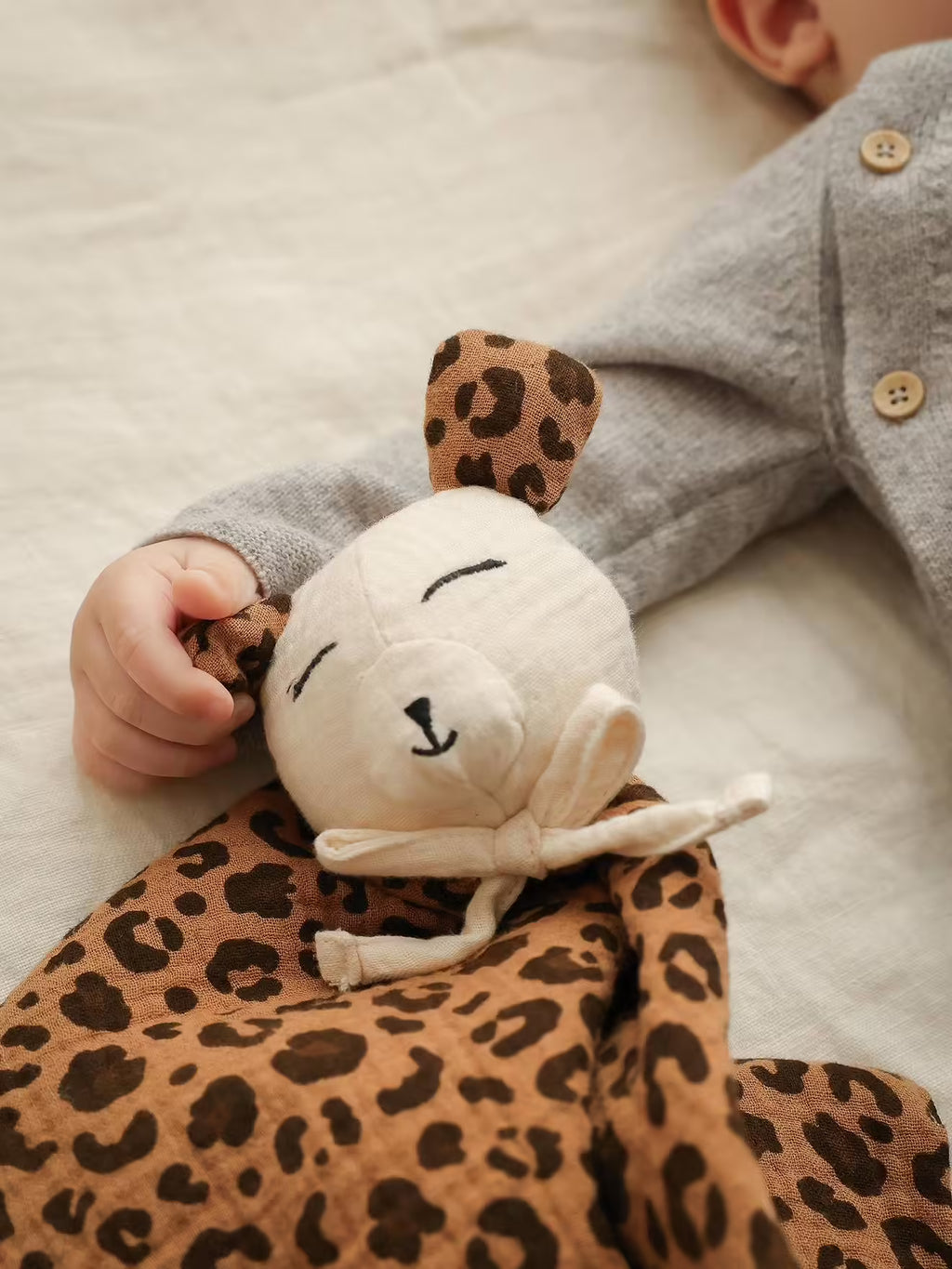 Doudou en gaze de coton bio imprimé léopard personnalisable - Vertbaudet