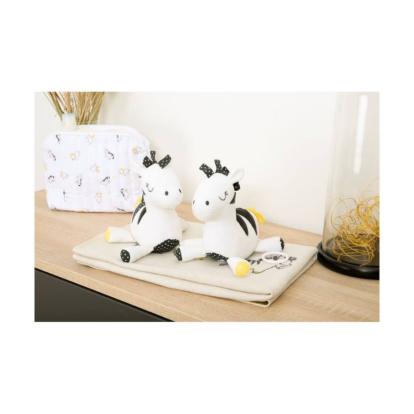 Doudou en velours - pluche et pompon blanc