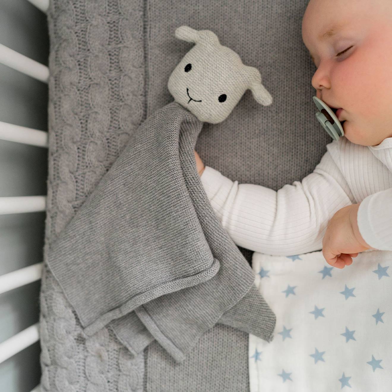 Doudou étoile gris clair