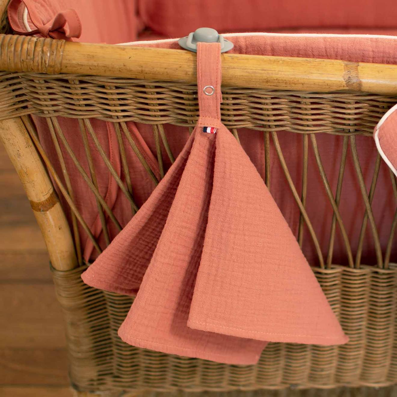 Doudou lange attache tétine en gaze de coton jeanne terracotta