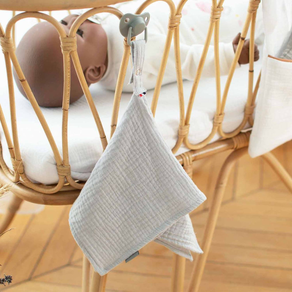Doudou lange attache tétine en gaze de coton jeanne blanc