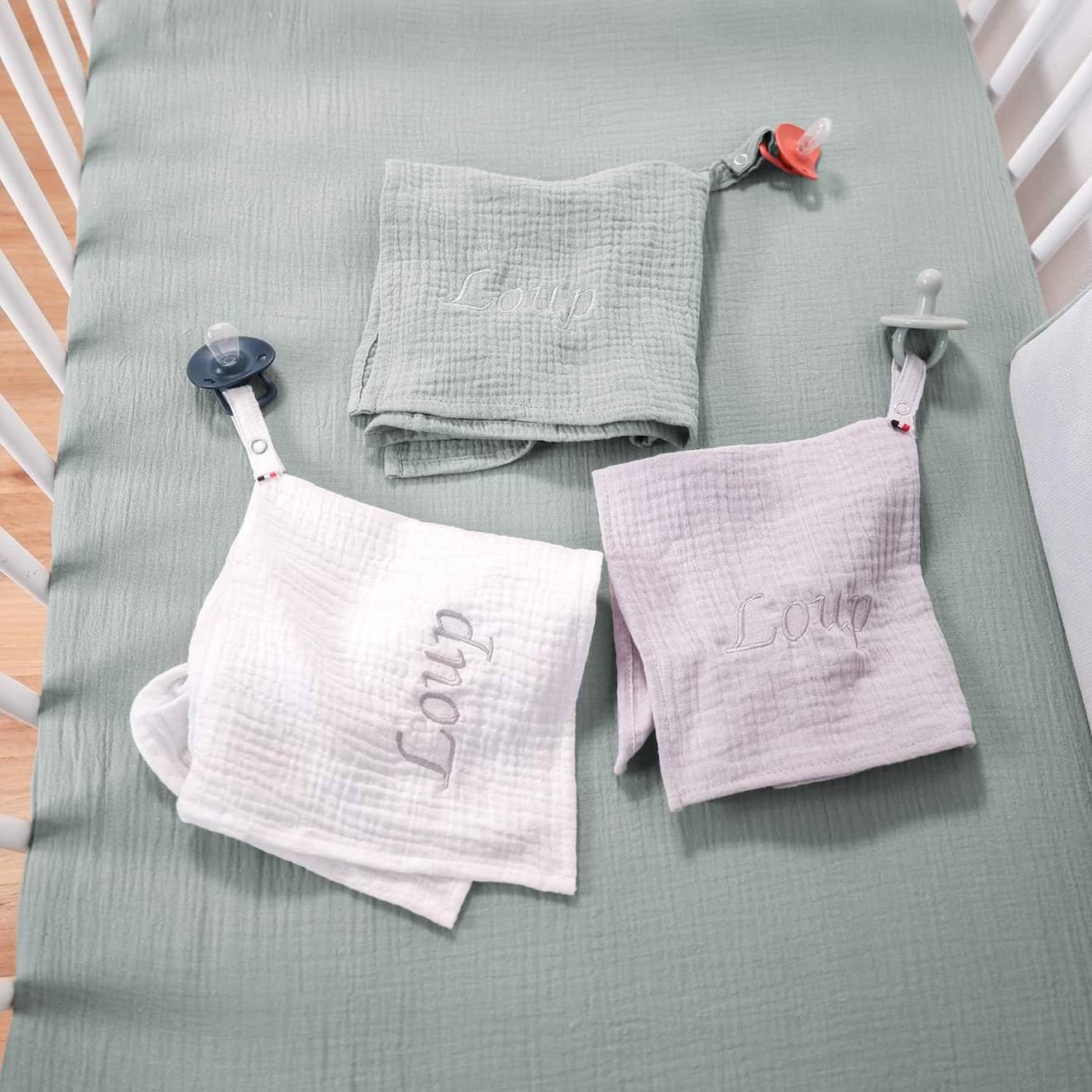 Doudou lange attache tétine en gaze de coton jeanne gris clair