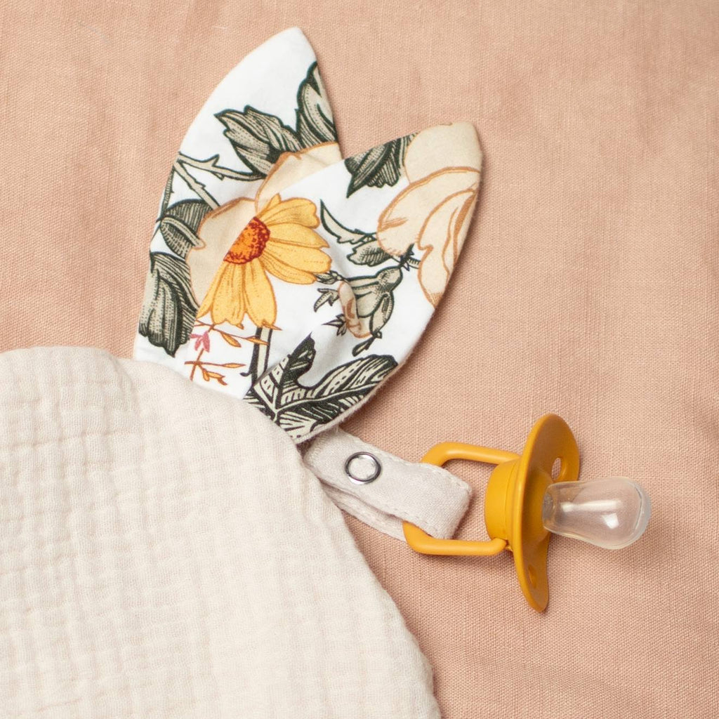 Doudou lapin attache tétine en gaze de coton néo vintage néo vintage imprimé floral, be