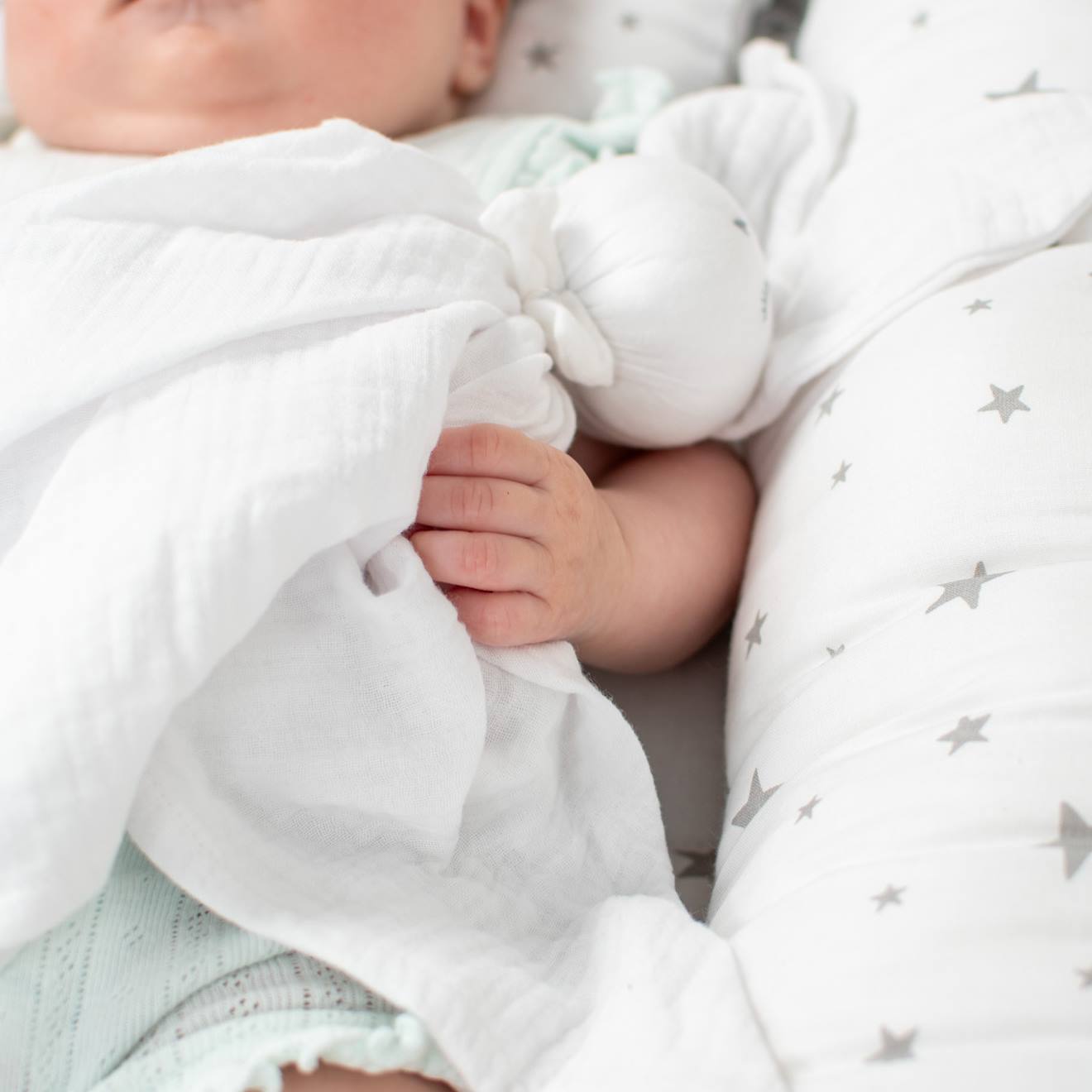 Doudou lapin en gaze de coton jeanne blanc