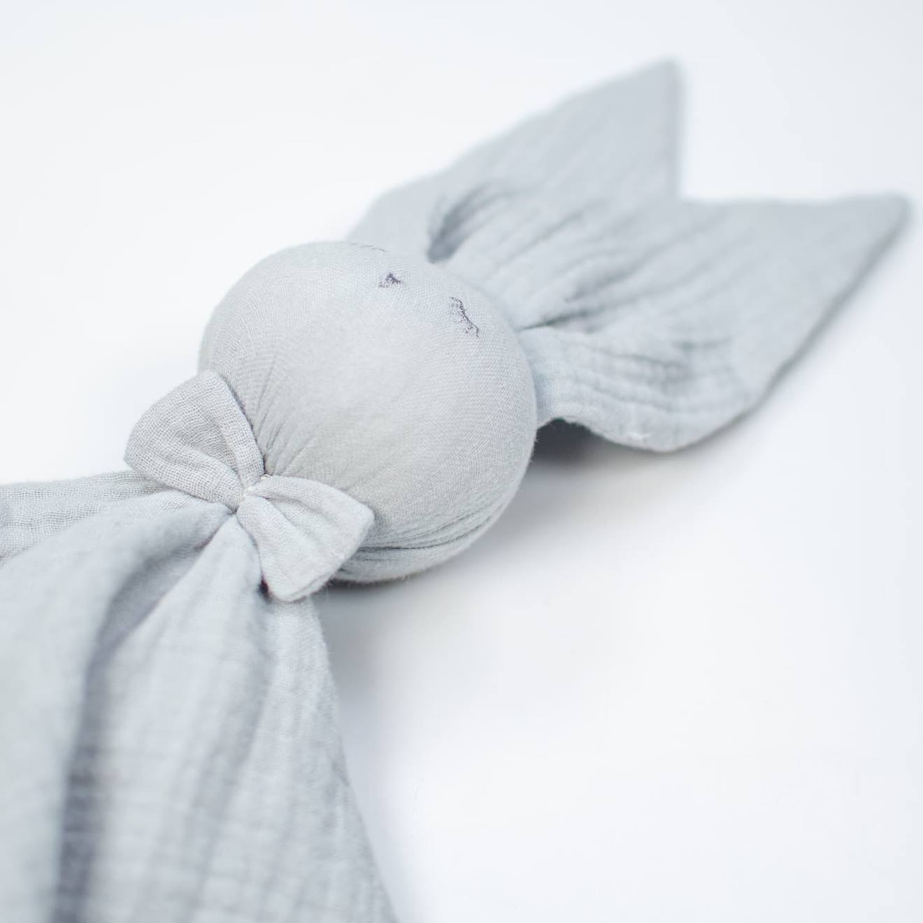 Doudou lapin en gaze de coton jeanne gris