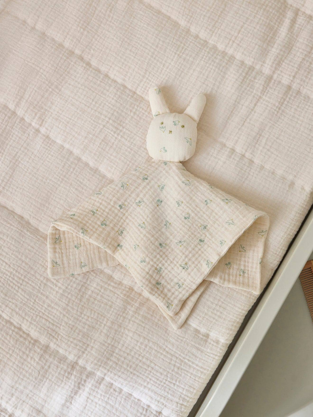 Doudou lapin gaze de coton biologique - imprimé hirondelles imprimé hirondelles