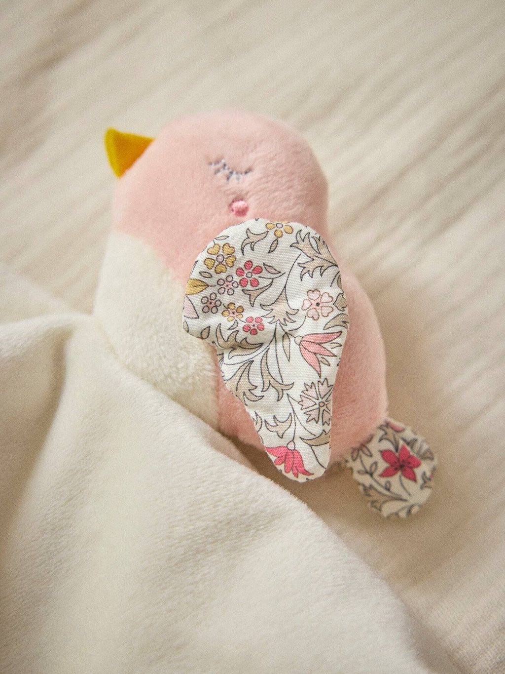 Doudou oiseau en tissu liberty liberty godington park