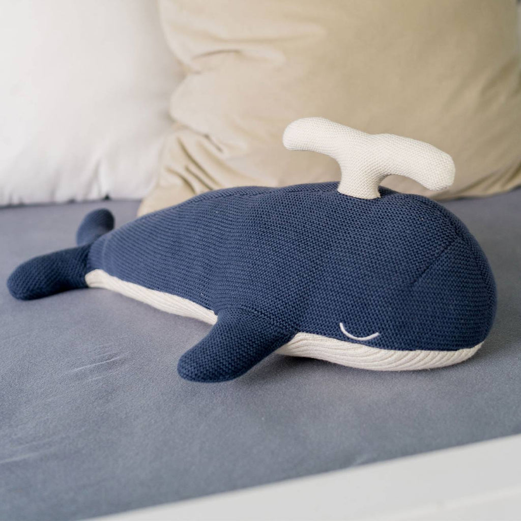 Doudou peluche baleine denim